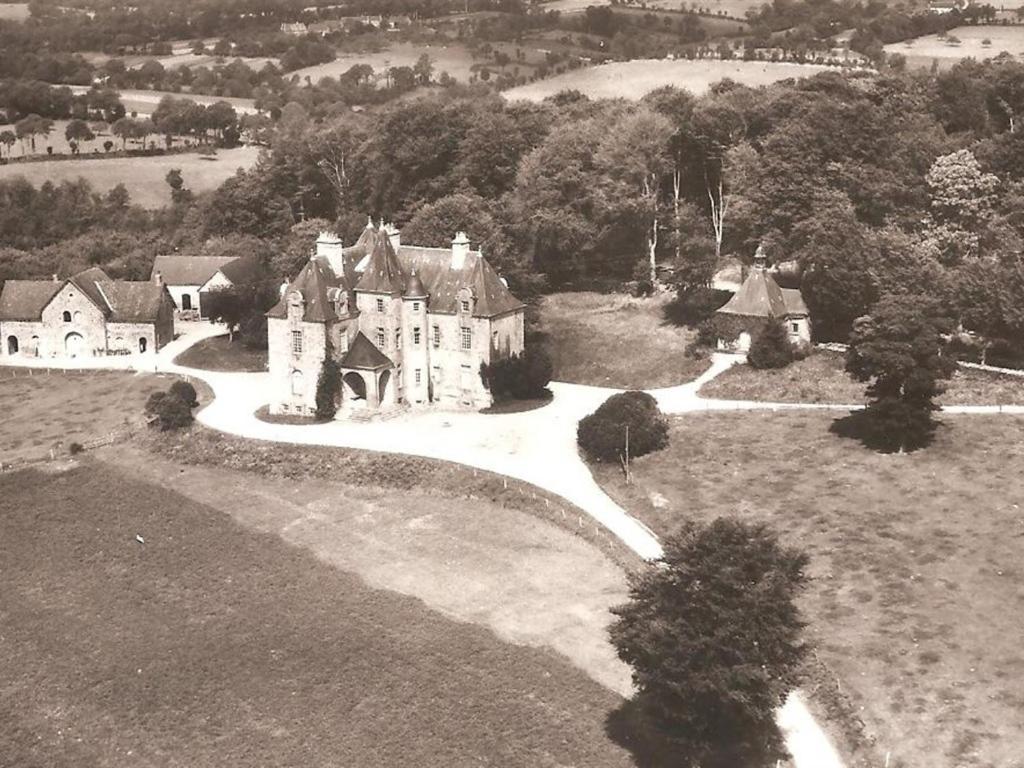 Chateau De Montbrault Fleurigné Exteriér fotografie